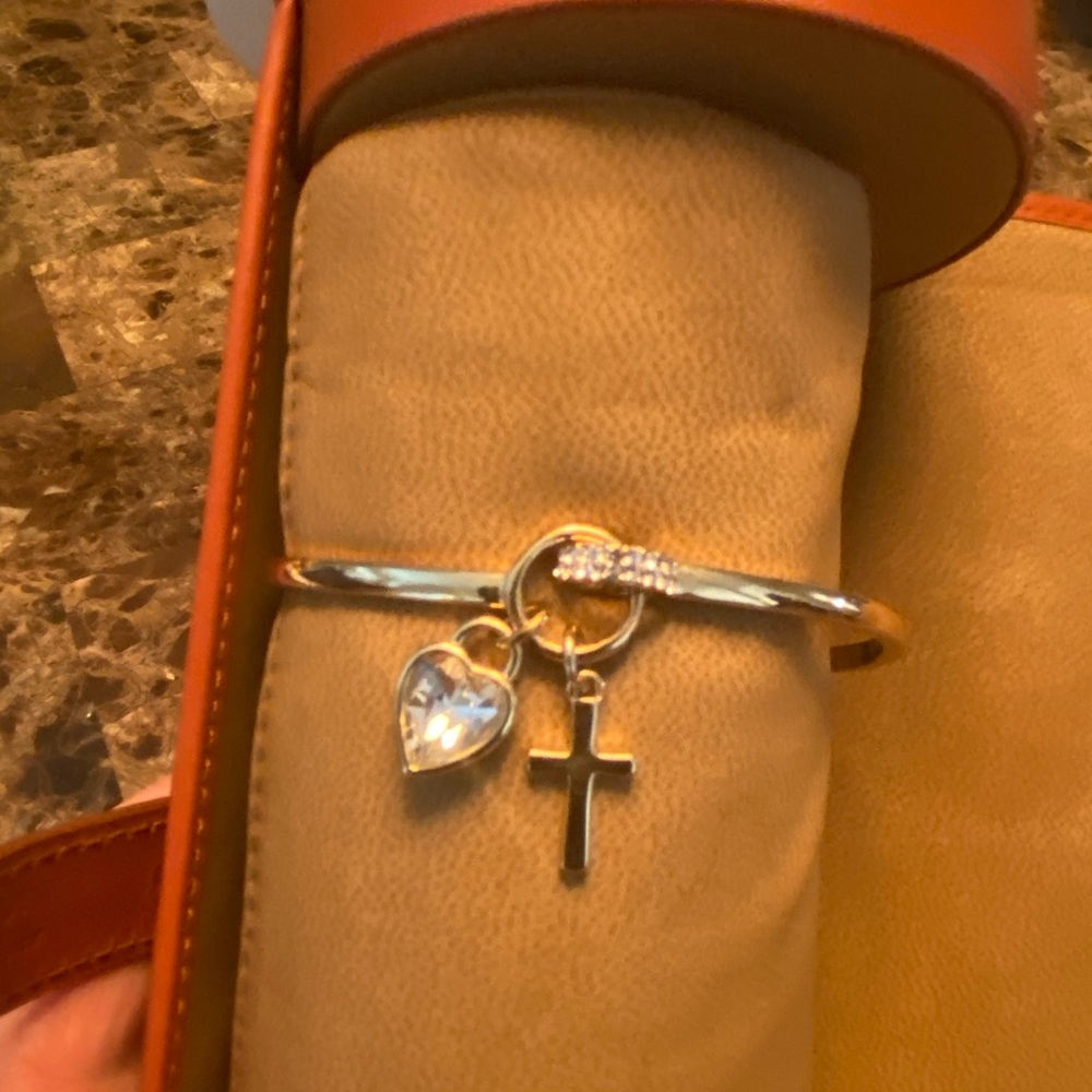 Bangle bracelet